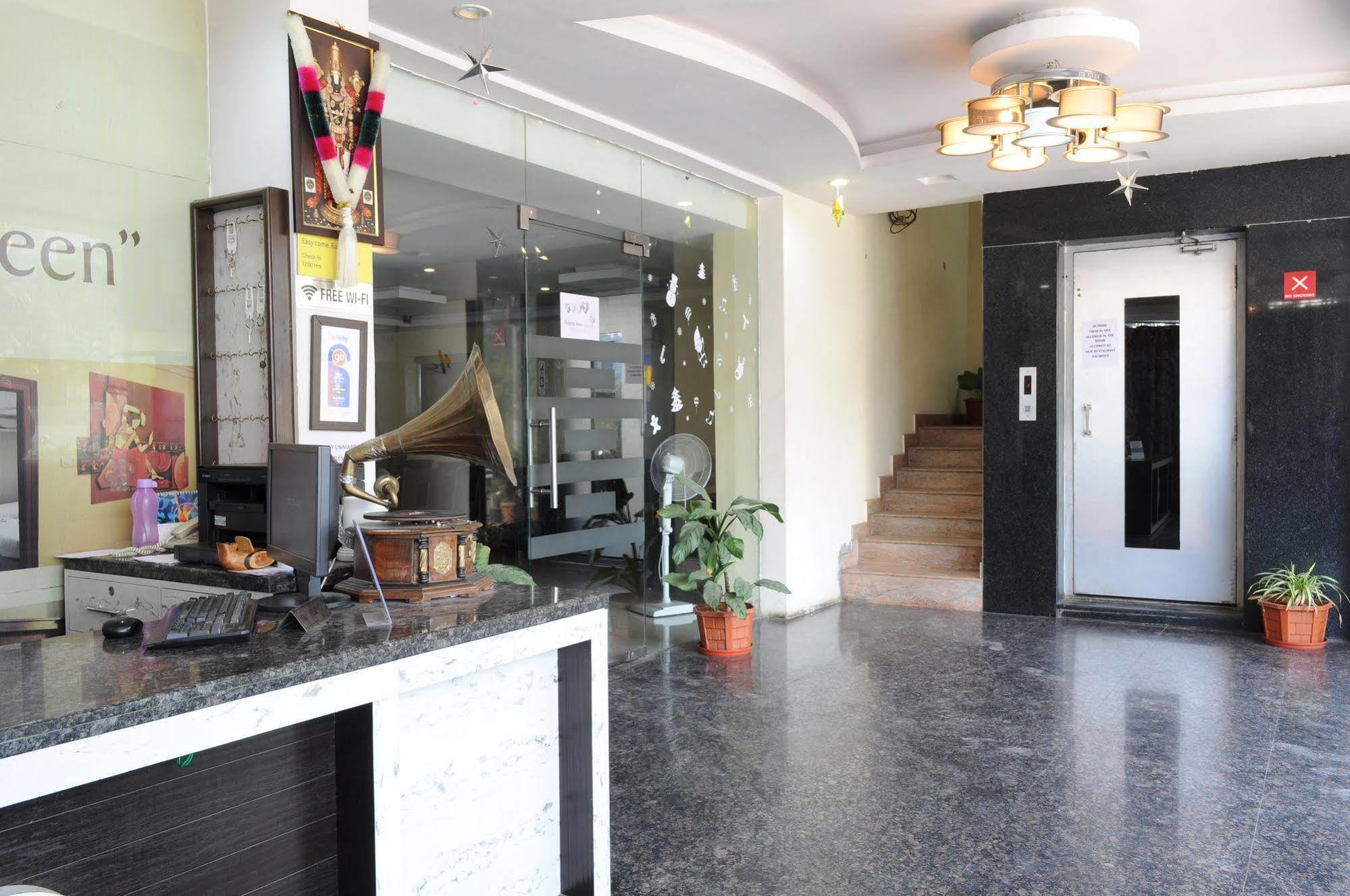 Oyo 17375 My Place Kondapur Hicc Hajdarabad Zewnętrze zdjęcie