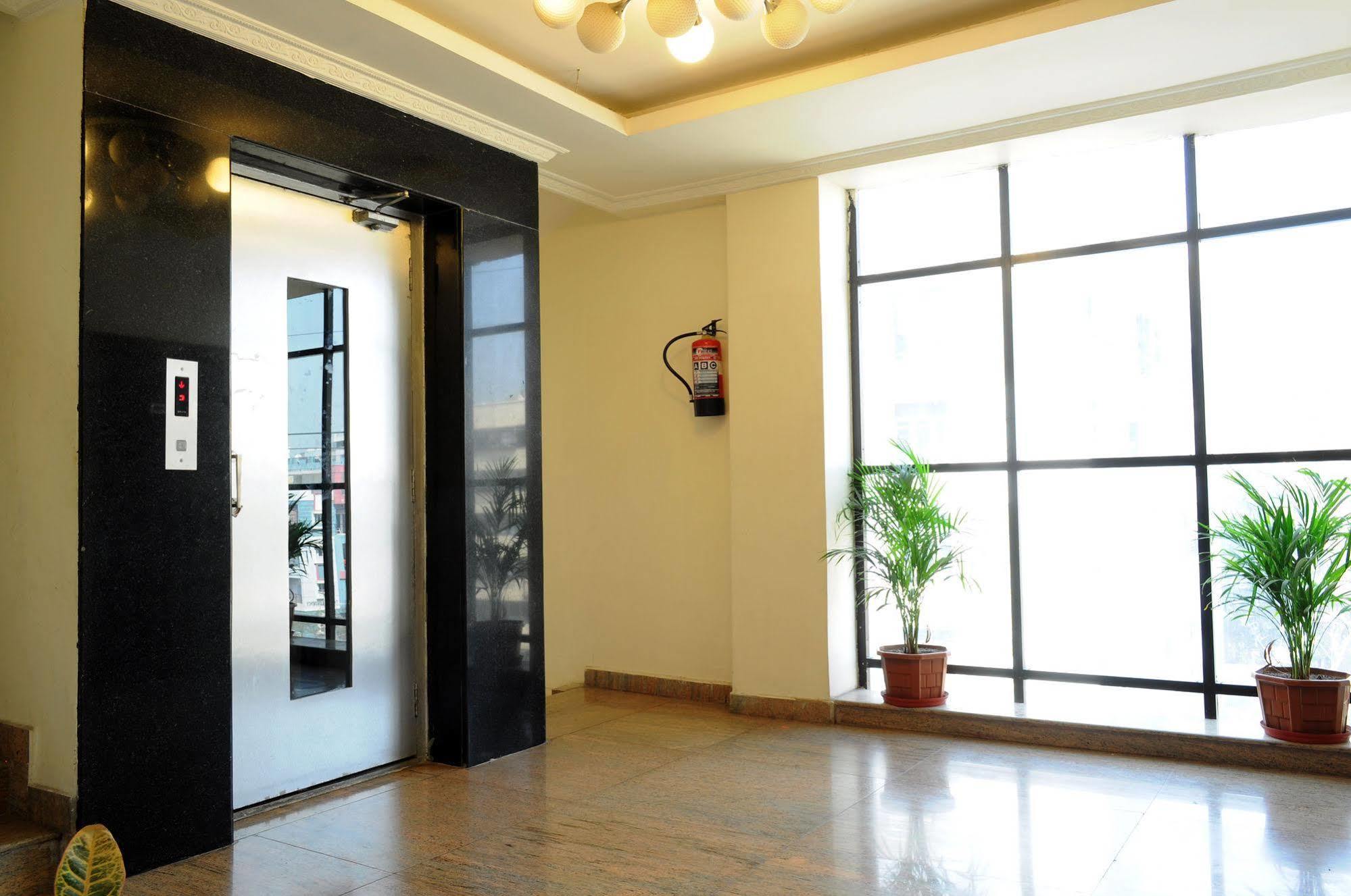Oyo 17375 My Place Kondapur Hicc Hajdarabad Zewnętrze zdjęcie